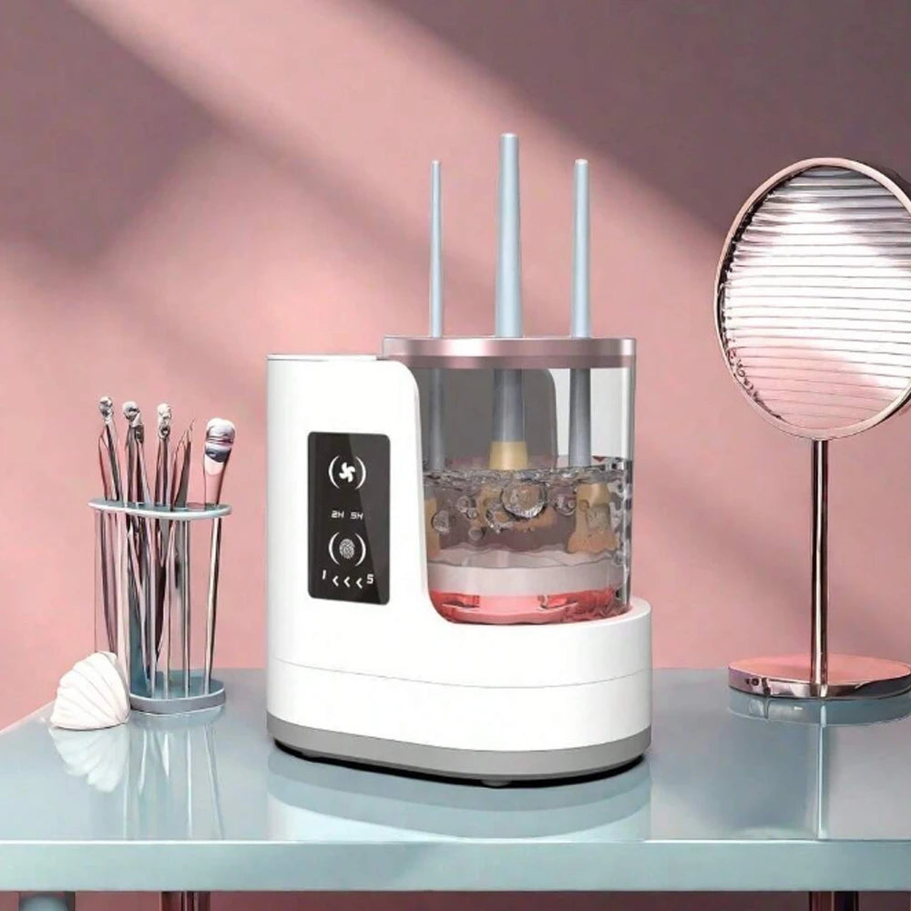BRUSHCLEAN - Perfektes Make-up beginnt mit sauberen Pinseln – unser Brush Cleaner macht’s schnell, einfach und hygienisch.